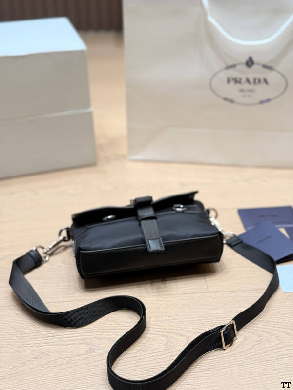 Prada Black 25x18x10cm shoulder bag — 1:1 Replica