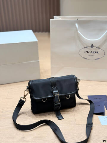 Prada Black 25x18x10cm shoulder bag 1 1 Replica