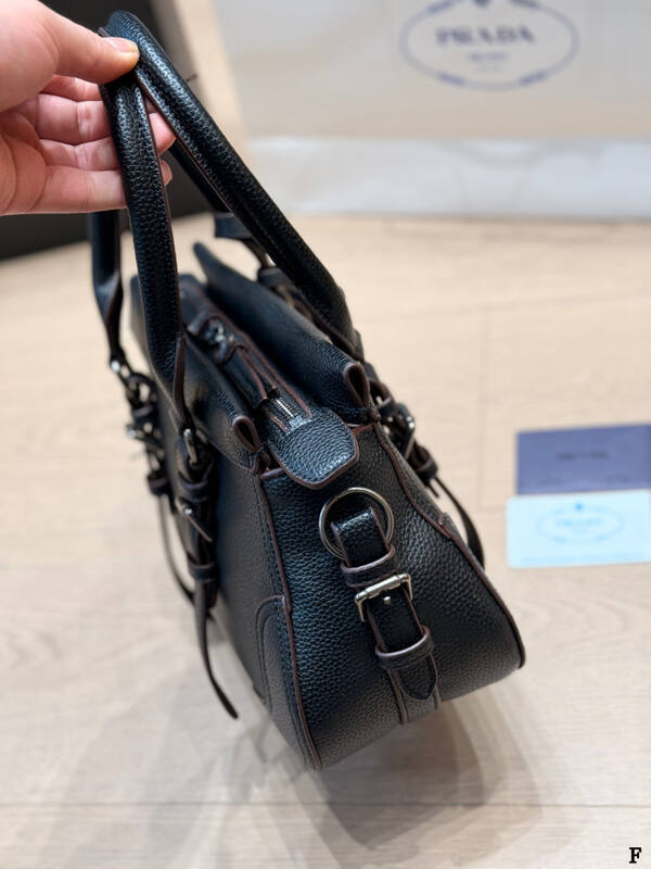 Prada Black 25x18x10cm shoulder bag — 1:1 Replica