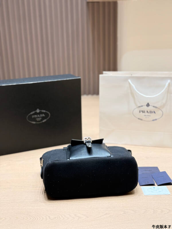 Prada Black 25x18x10cm shoulder bag — Premium Replica