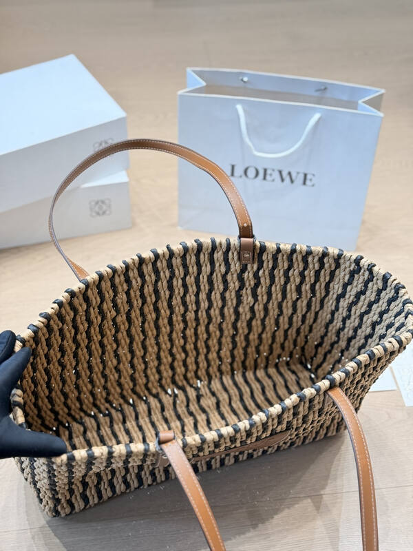 Loewe Black shoulder bag — Top Quality Replica