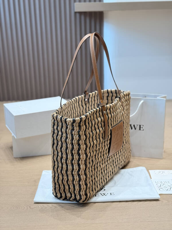 Loewe Black shoulder bag — Top Quality Replica