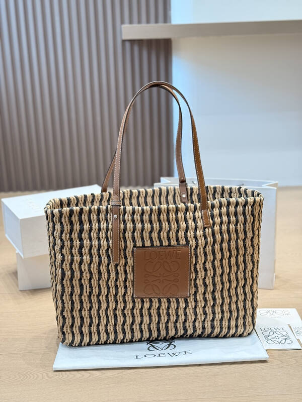 Loewe Black shoulder bag — Top Quality Replica