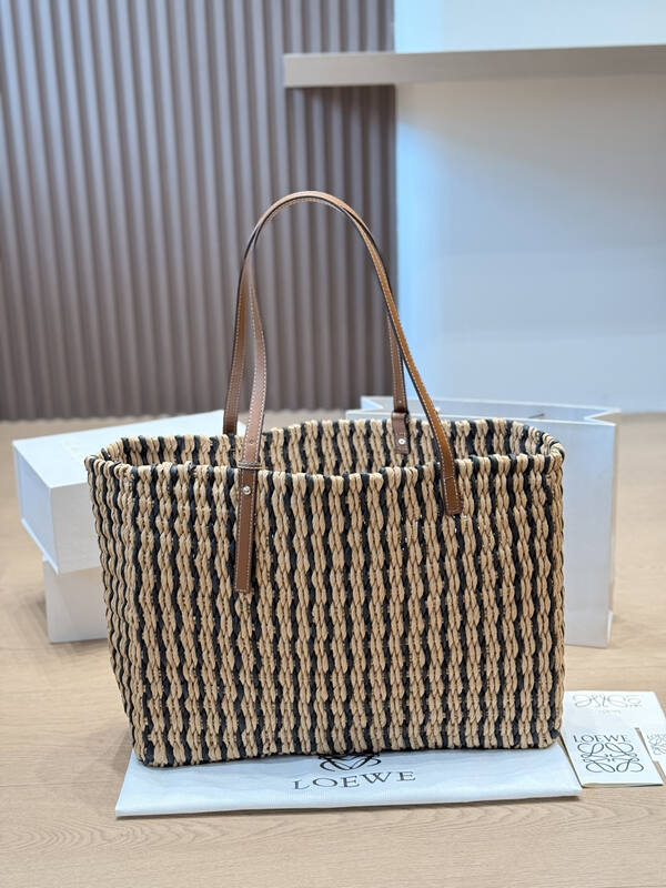 Loewe Black shoulder bag — Top Quality Replica