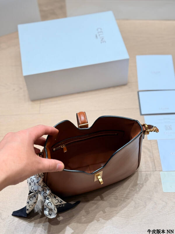 Celine shoulder bag — Top Quality Replica