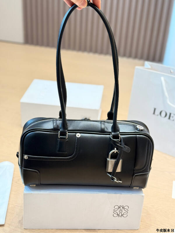 Loewe Black shoulder bag — Premium Replica