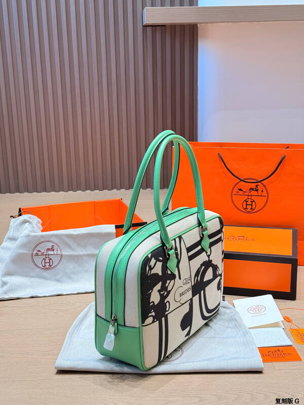 Hermes Brides White Black Green everyday — AAA Quality Replica