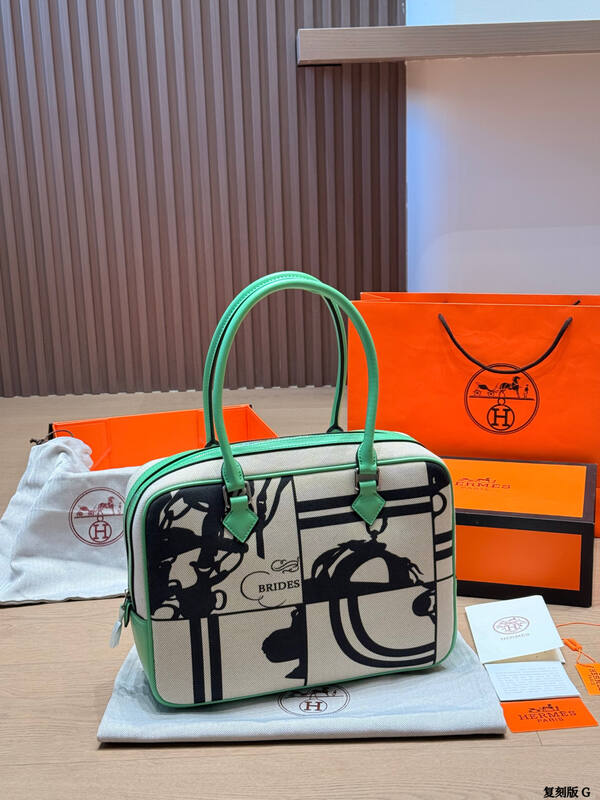 Hermes Brides White Black Green everyday — AAA Quality Replica
