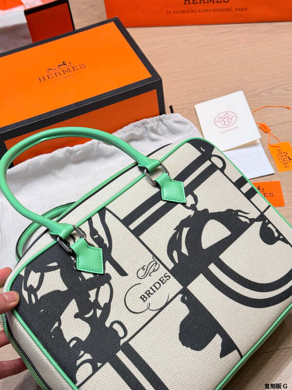 Hermes Brides White Black Green everyday — AAA Quality Replica