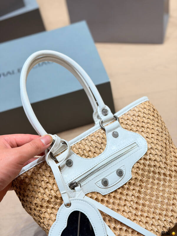 Balenciaga White shoulder bag — AAA Quality Replica