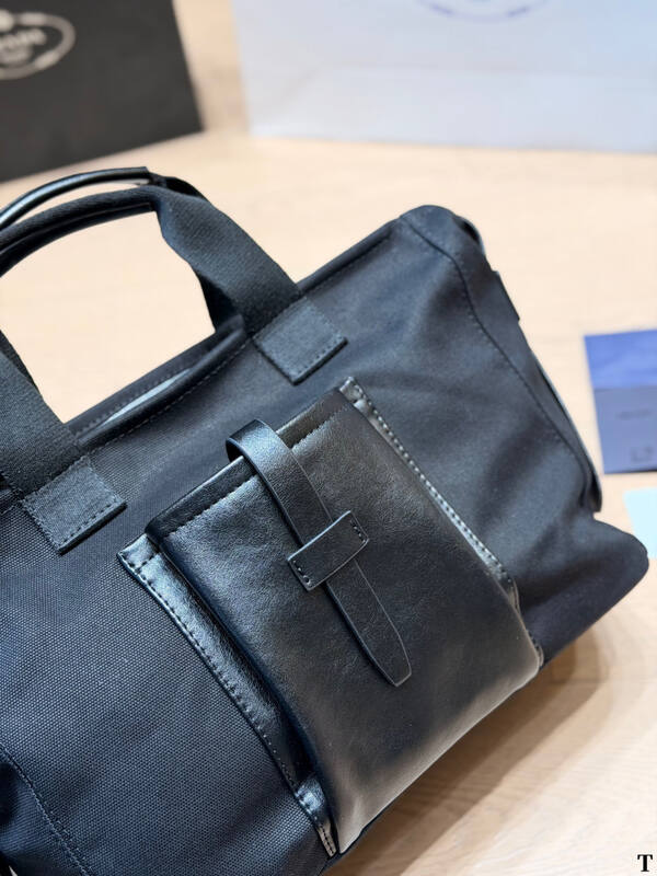 Prada Black shoulder bag — Premium Replica