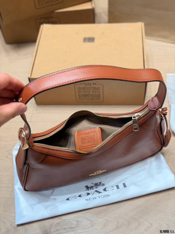Coach Brown shoulder bag — Premium Replica