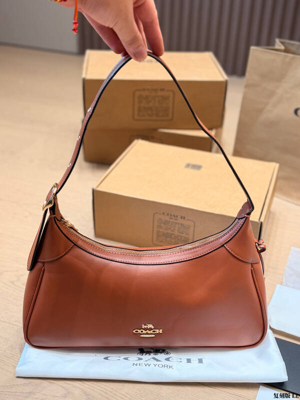 Coach Brown shoulder bag — Premium Replica