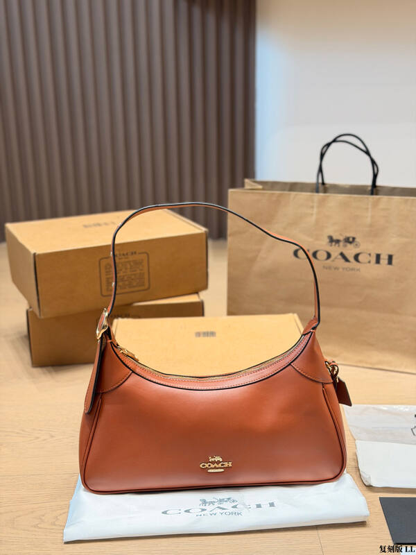 Coach Brown shoulder bag — Premium Replica