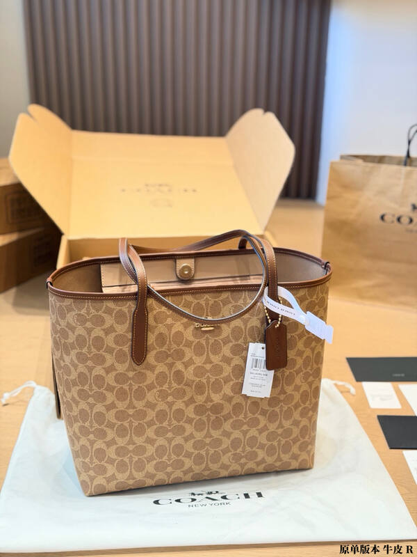 Coach Brown shoulder bag — 1:1 Replica