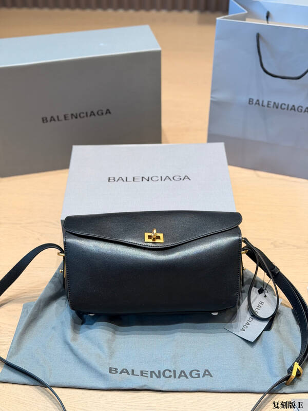 Balenciaga Black shoulder bag — Top Quality Replica