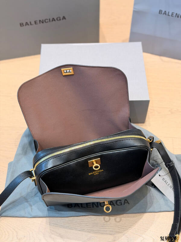 Balenciaga Black shoulder bag — Top Quality Replica