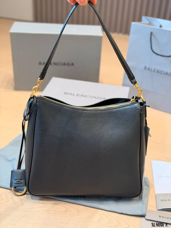 Balenciaga Black shoulder bag — AAA Quality Replica