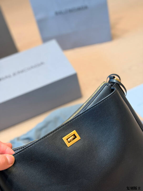 Balenciaga Black shoulder bag — AAA Quality Replica