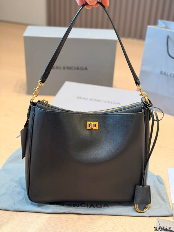 Balenciaga Black shoulder bag — AAA Quality Replica