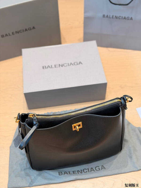 Balenciaga Black shoulder bag — AAA Quality Replica