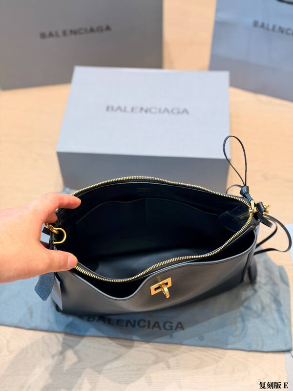 Balenciaga Black shoulder bag — AAA Quality Replica