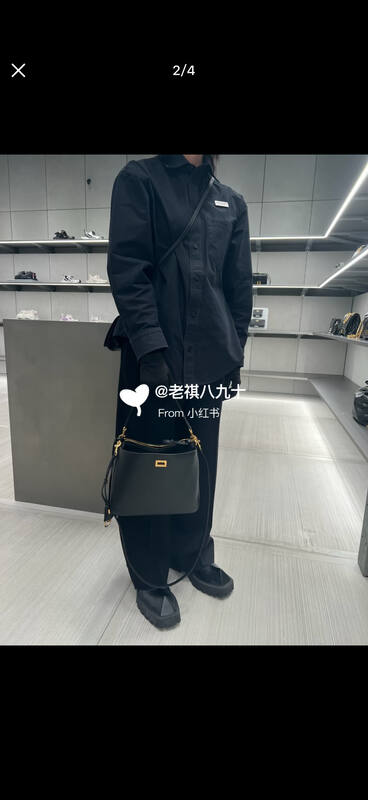 Balenciaga Black shoulder bag — AAA Quality Replica
