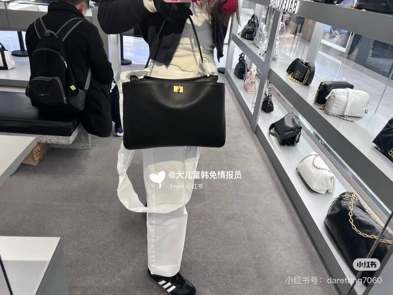 Balenciaga Black shoulder bag — AAA Quality Replica