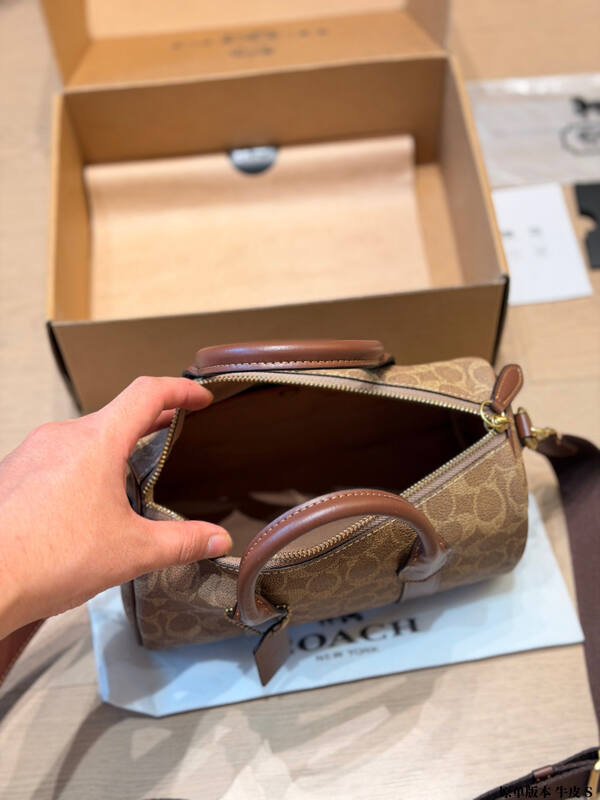 Coach Brown 25x18x10cm shoulder bag — Premium Replica