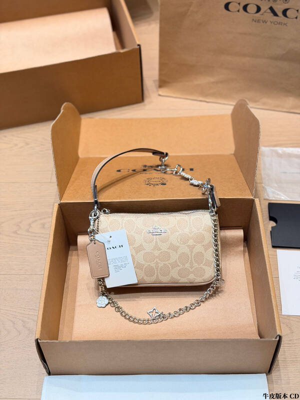 Coach Monogram shoulder bag — AAA Quality Replica