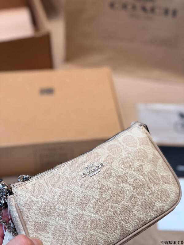 Coach Monogram shoulder bag — AAA Quality Replica