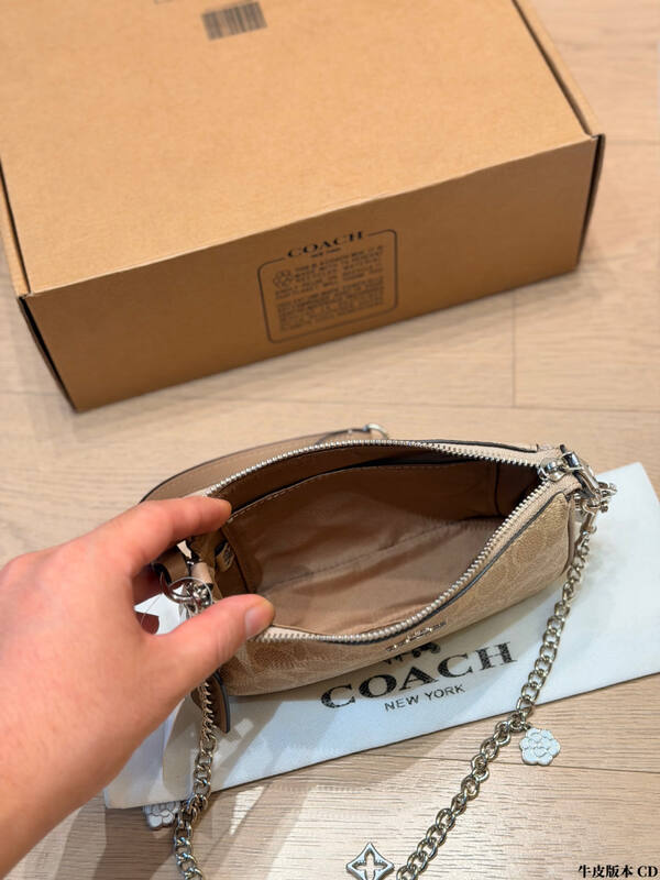 Coach Monogram shoulder bag — AAA Quality Replica