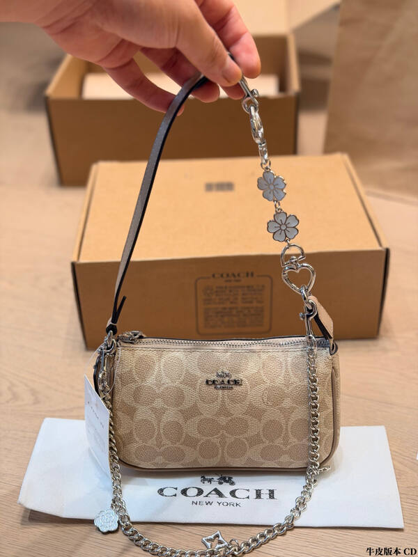 Coach Monogram shoulder bag — AAA Quality Replica