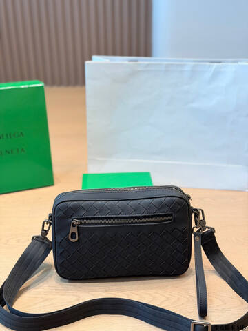 Bottega Veneta Black shoulder bag 1 1 Replica
