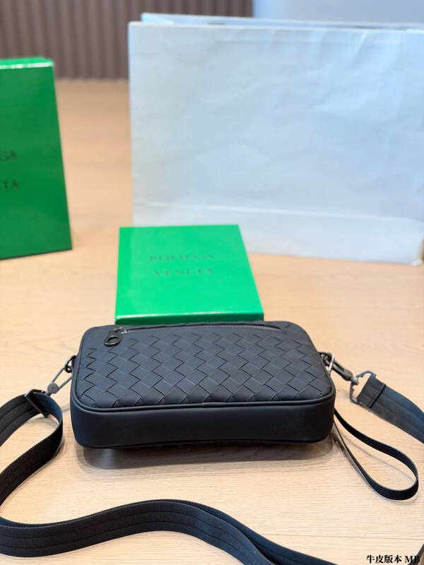 Bottega Veneta Black shoulder bag — 1:1 Replica