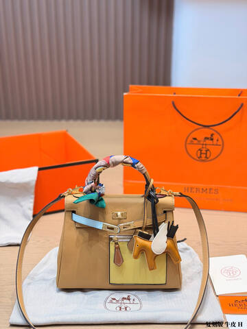 Hermes Kelly Beige with yellow pocket shoulder 1 1 Replica