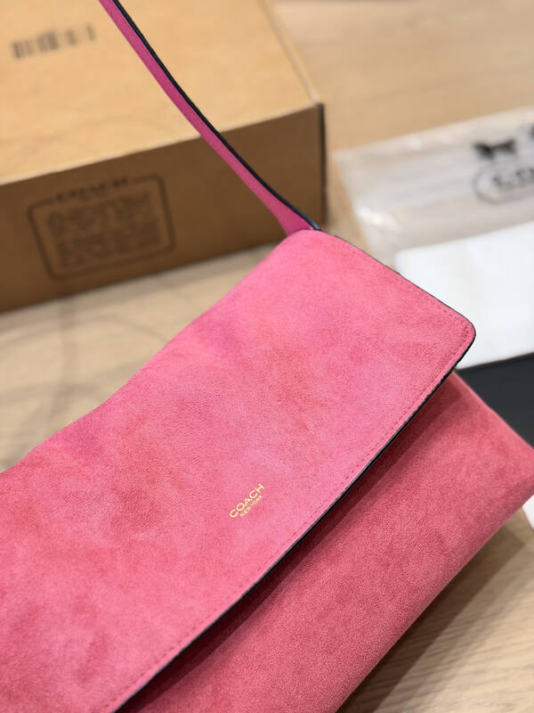 Coach Pink shoulder bag — Premium Replica