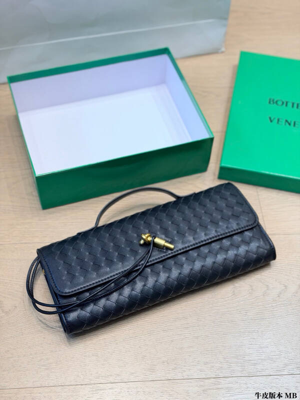 Bottega Veneta Black shoulder bag — 1:1 Replica