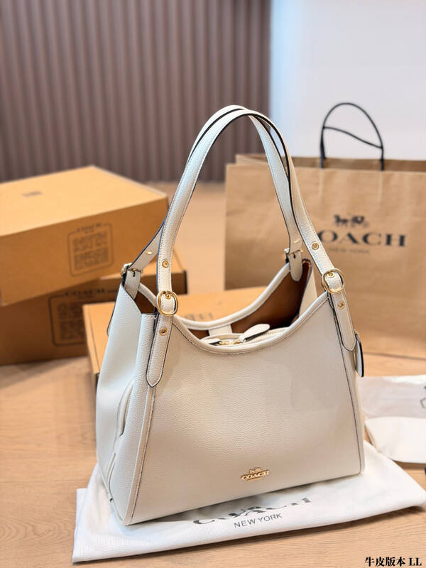 Coach Off-white grained leather 28x22x10cm shoulder bag — Premium Replica