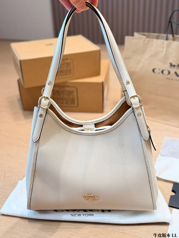 Coach Off-white grained leather 28x22x10cm shoulder bag — Premium Replica