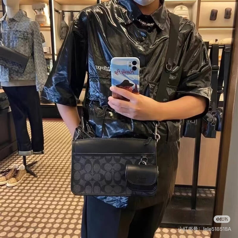 Coach Black shoulder bag — 1:1 Replica