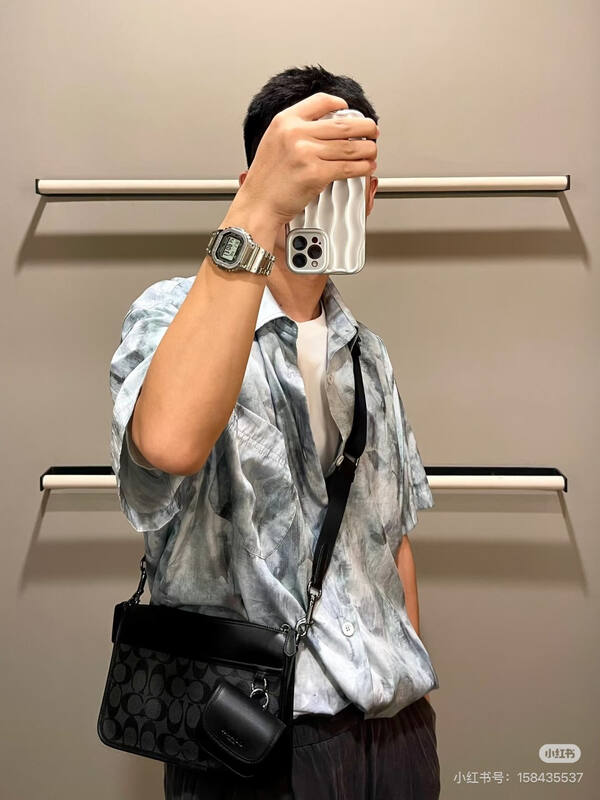 Coach Black shoulder bag — 1:1 Replica