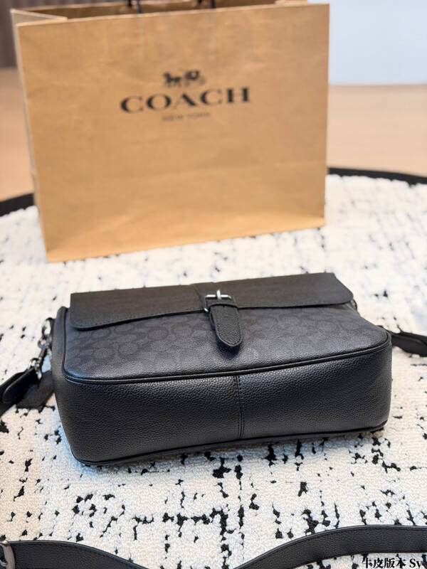 Coach Black shoulder bag — AAA Quality Replica