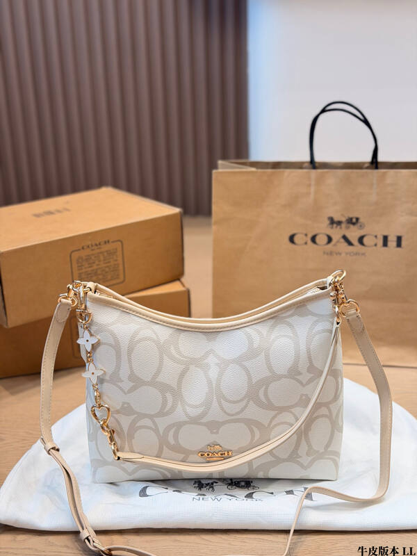 Coach Monogram shoulder bag — Premium Replica