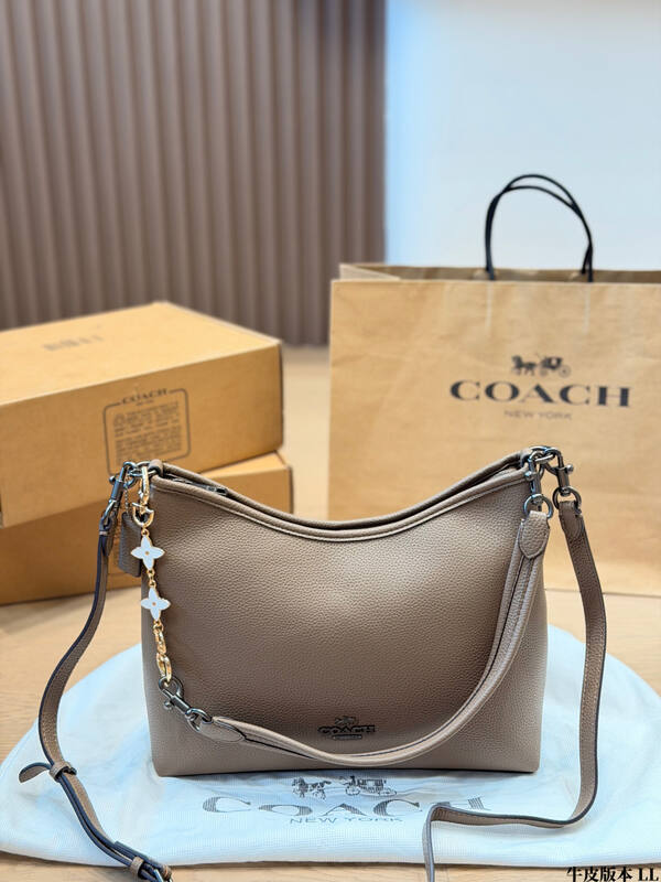 Coach shoulder bag — 1:1 Replica