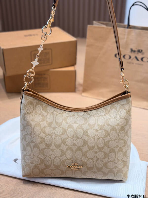 Coach Monogram shoulder bag — 1:1 Replica