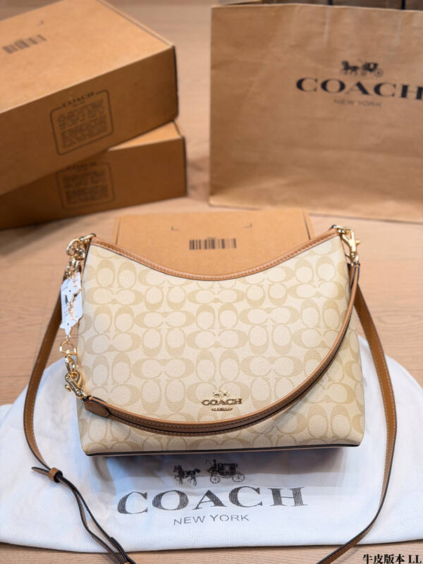 Coach Monogram shoulder bag — 1:1 Replica