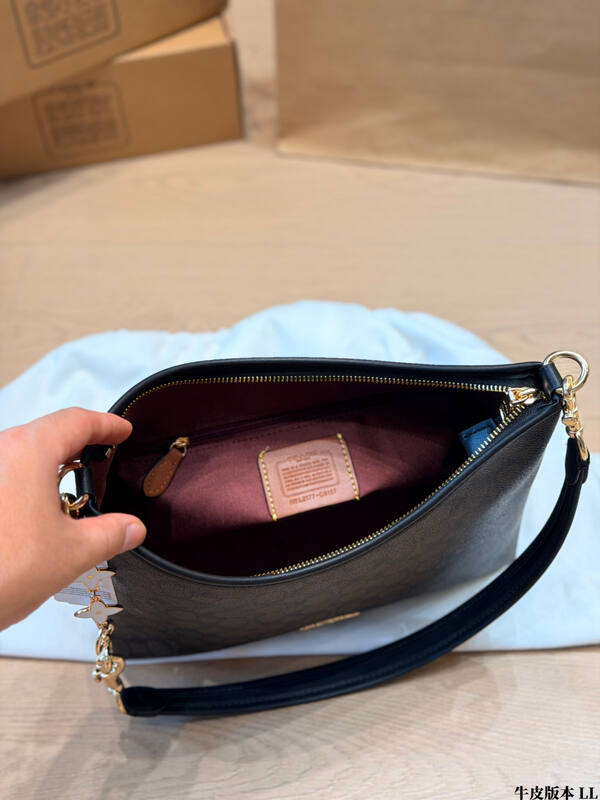 Coach Monogram shoulder bag — Premium Replica