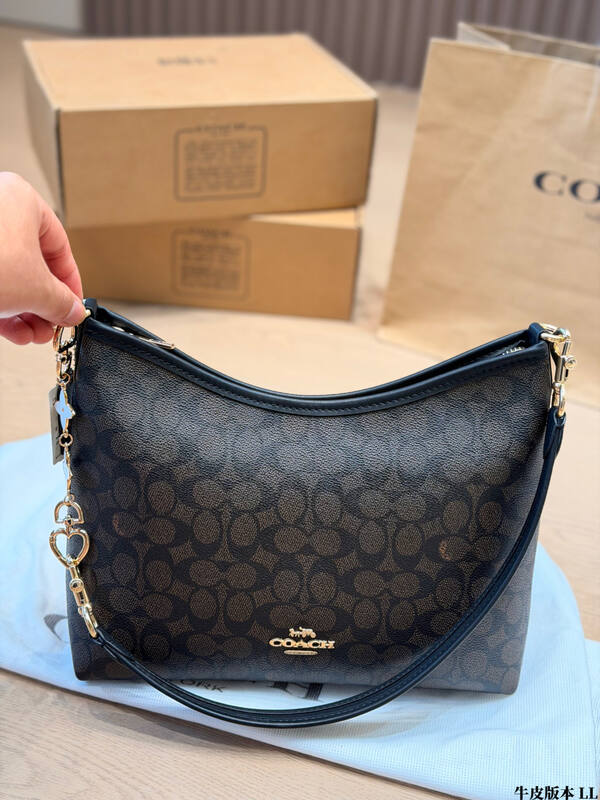 Coach Monogram shoulder bag — Premium Replica
