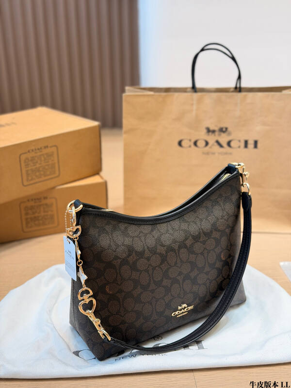 Coach Monogram shoulder bag — Premium Replica